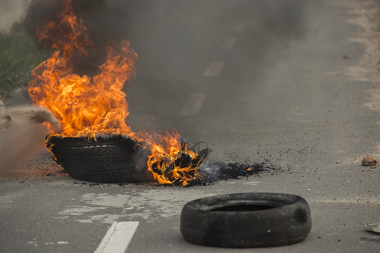 Lanes Closed after Fiery Accident on Highway 99 near Laguna Boulevard [Elk Grove, CA]