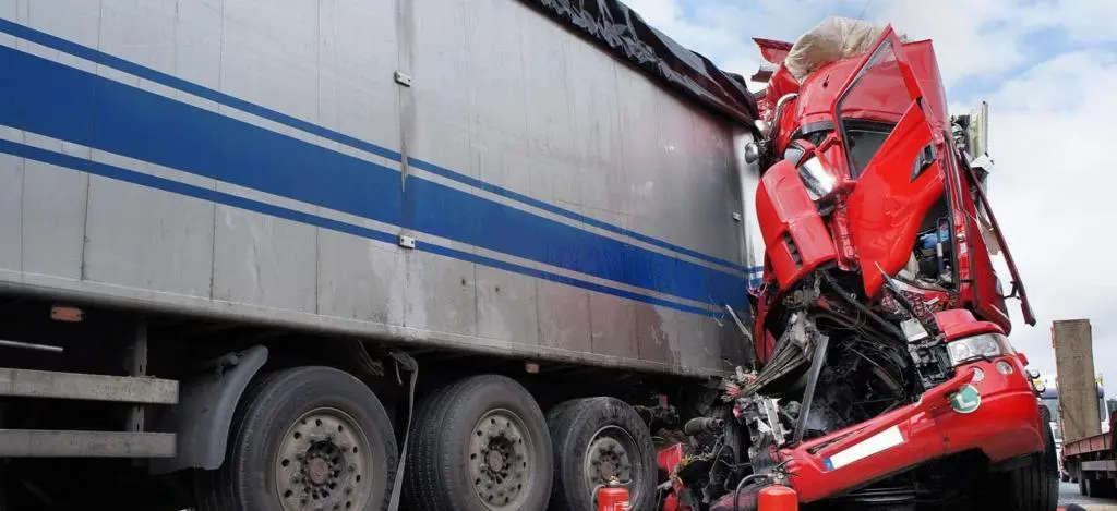 One Killed in Semi Truck Accident on 5 Freeway [Coalinga, CA]