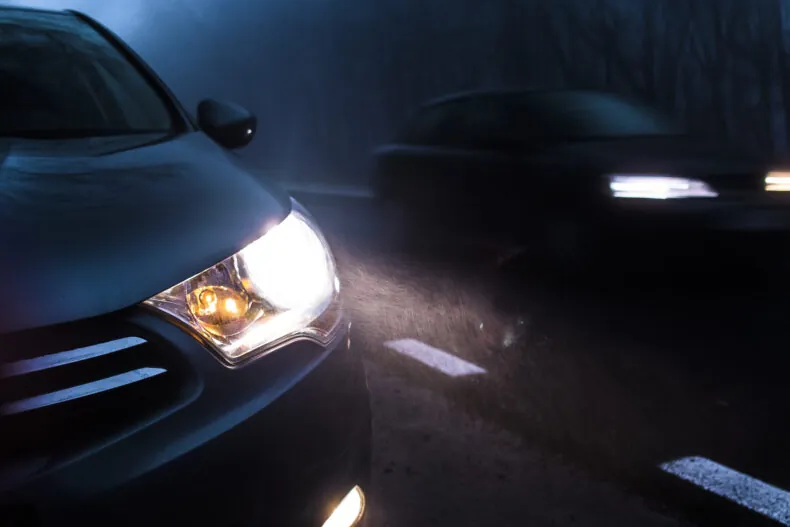 Use Headlights carefully. 10 Driving Safety tips.